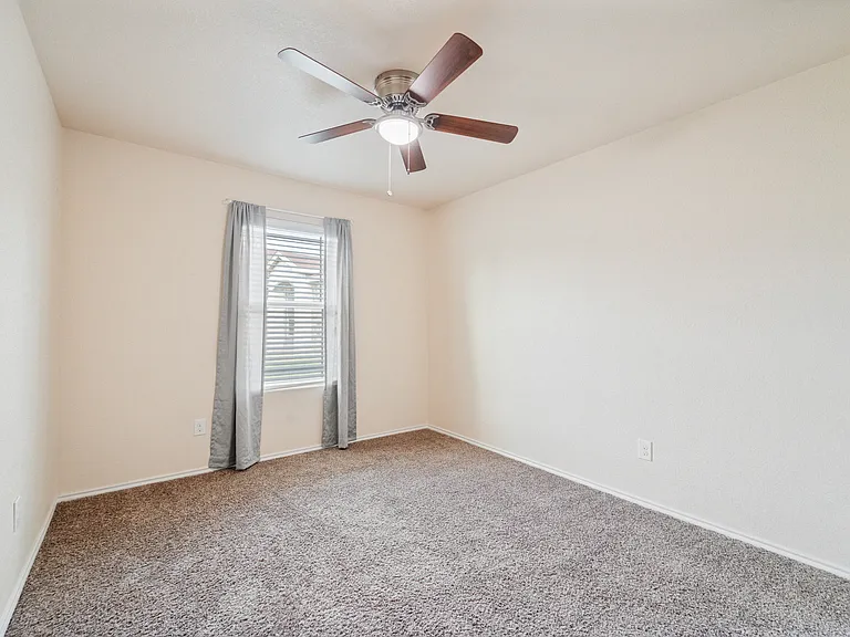 724 Liberty Valley Dr — Photo 18