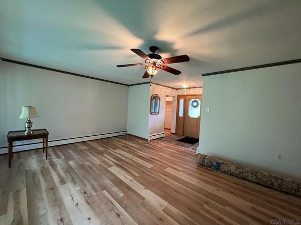 2803 Somerset Ave, Windber, PA 15963