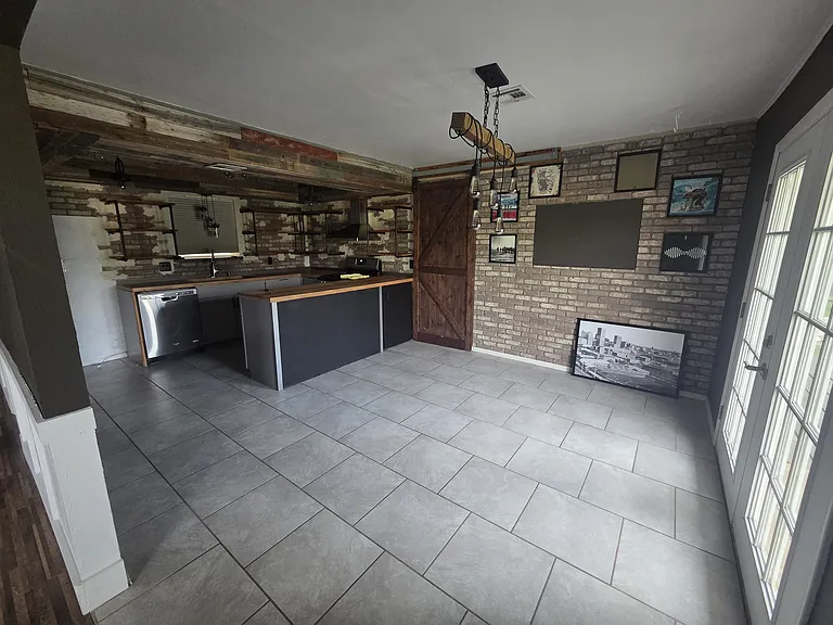 Kitchen/dining