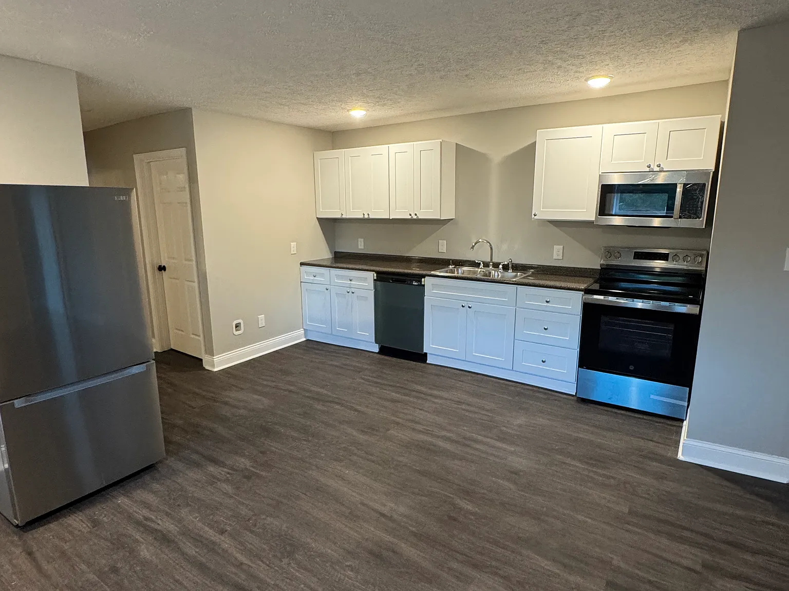 2 bed, 1000 sqft, $1,150 — Photo 3