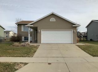 4946 Lionhart Dr NW, Rochester, MN 55901