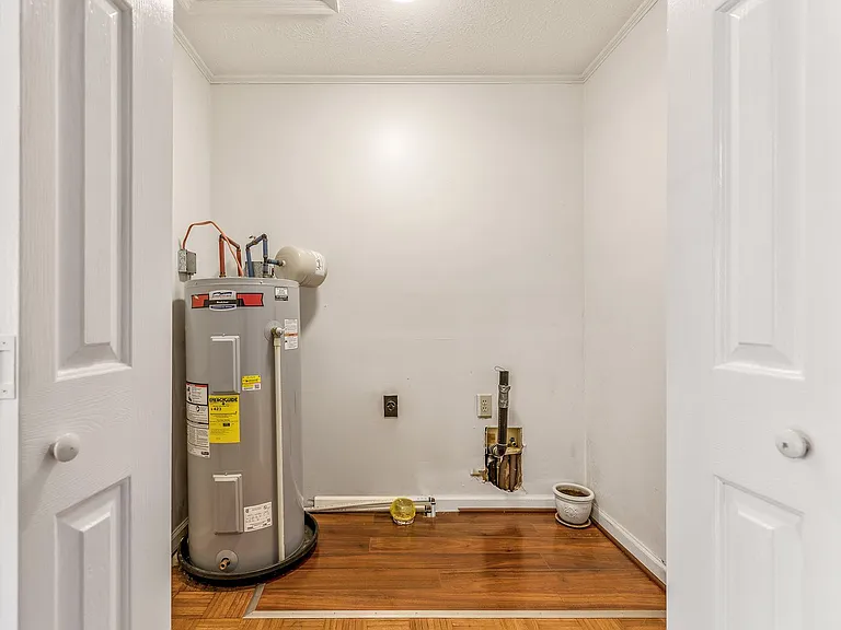 6837 Woodmark Dr — Photo 23