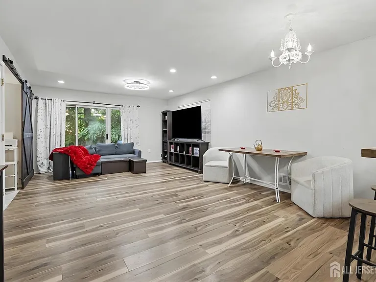 23 Morgan Pl — Photo 6