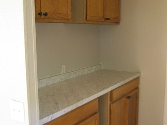 5th image of 359 Russell Ave