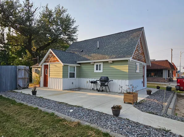 303 Main Ave, Carlos, MN 56319