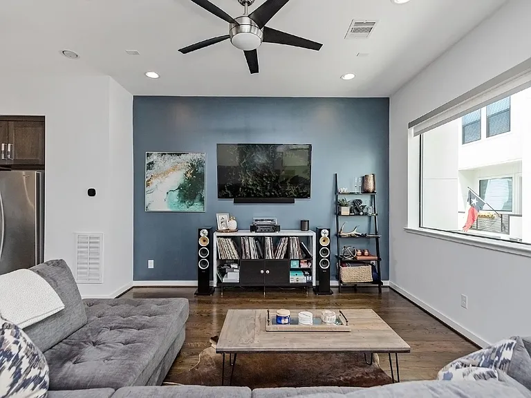 1814 Bingham St — Photo 16