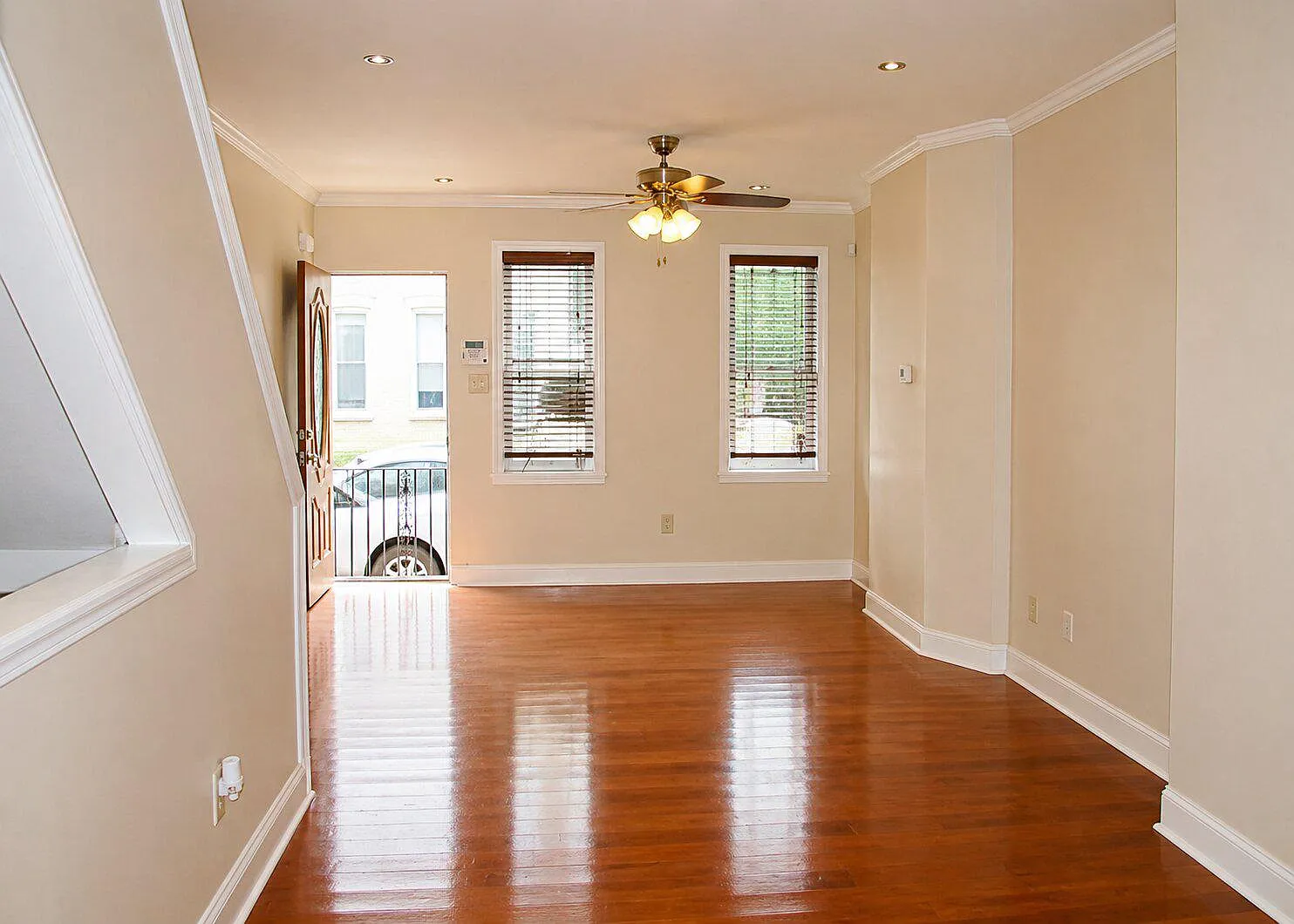 2 bed, 892 sqft, $1,450 — Photo 4