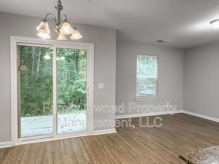 270 Jackson St — Photo 13