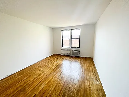 Rented by Showcase Realty | media 7