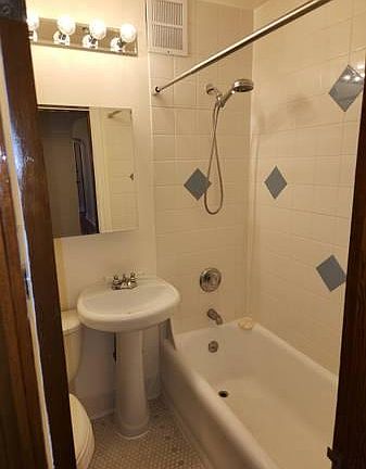 3rd image of 2317 10th Ave E APT 206