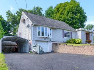 27 Eugene St, Leominster, MA 01453