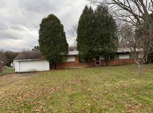 533 Blackhawk Rd, Beaver Falls, PA 15010