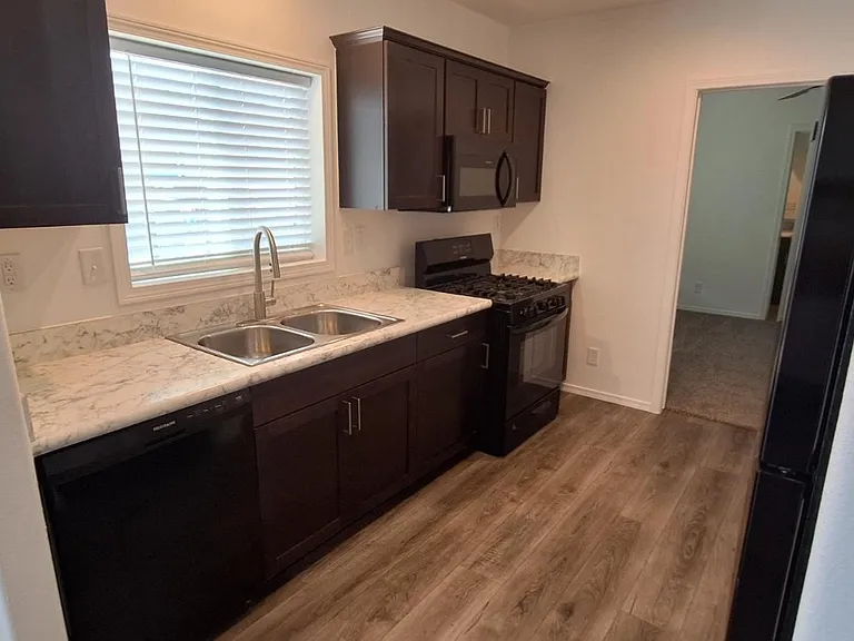 4487 E Lake Mead #19 — Photo 3