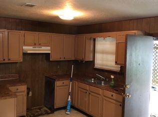 2267 Forest Glen Dr, Jackson, MS 39213