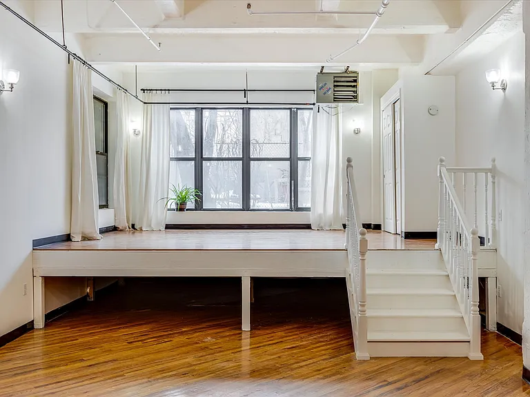Berry Lane Lofts — Photo 33