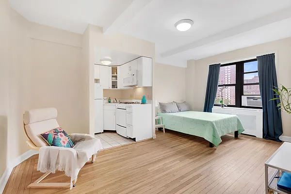 Rented by Cooper & Cooper Real Estate | media 18