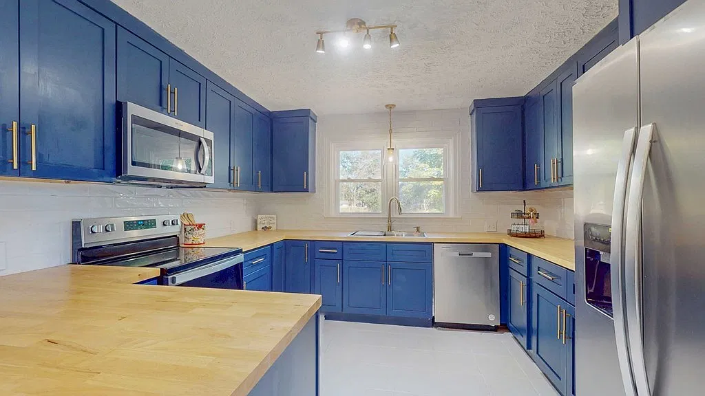3 bed, 2.0 bath, 1722 sqft, $1,650 — Photo 4