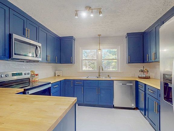 4th image of 481 4th St SE