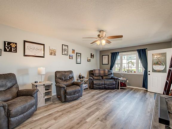 4th image of 2112 M Ave #2