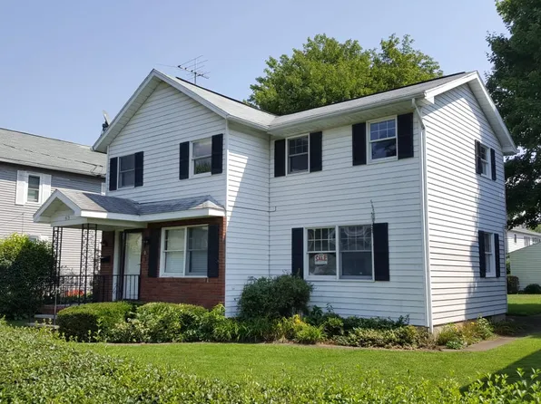 425 Hickory St, Blakely, PA 18452