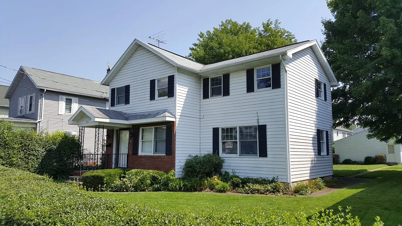 425 Hickory St photo 1