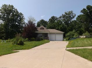 6432 Valley Ranch Dr, Cleveland, OH 44137