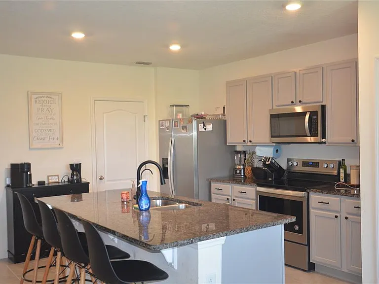 511 Noble Ave — Photo 7