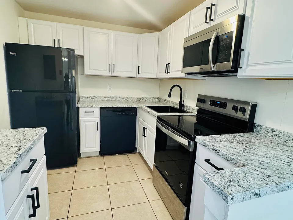 480 NW 20th St #3020
