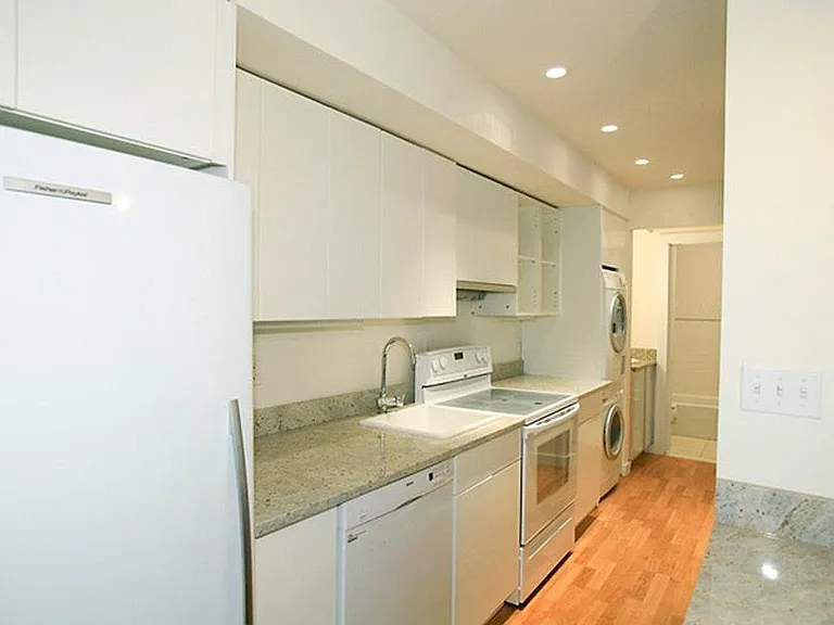 1522 E Capitol St NE — Photo 4
