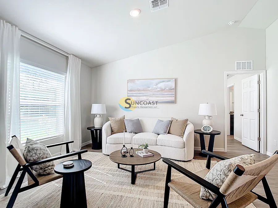Spacious 4BR Retreat in Palm Coast — Photo 3