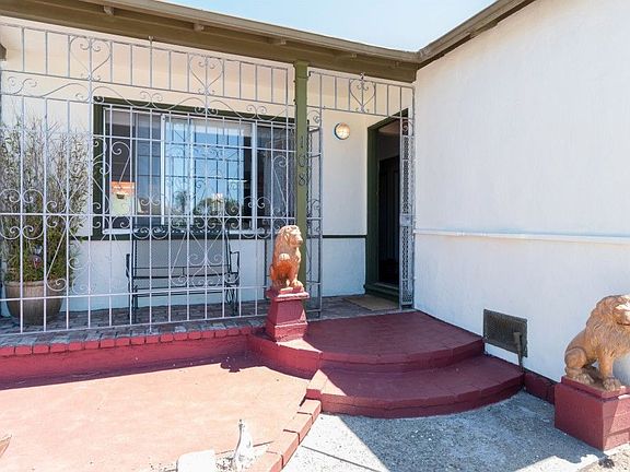 2nd image of 108 Toyon Ave