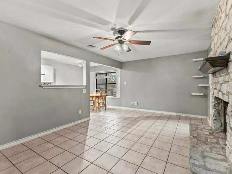 1119 Orchard Park Cir — Photo 9