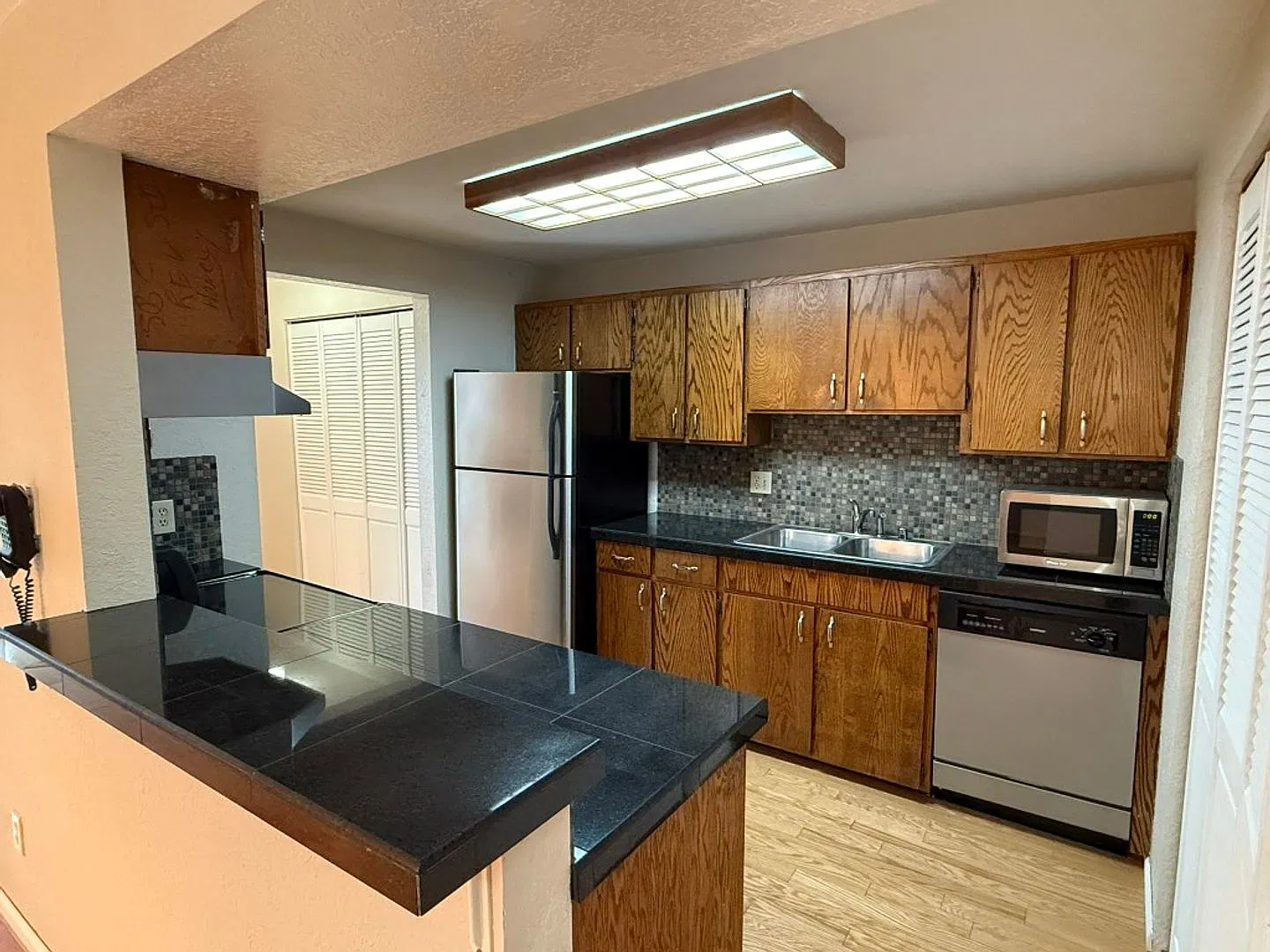 1Bd/1Ba Redmond Condo — Photo 3