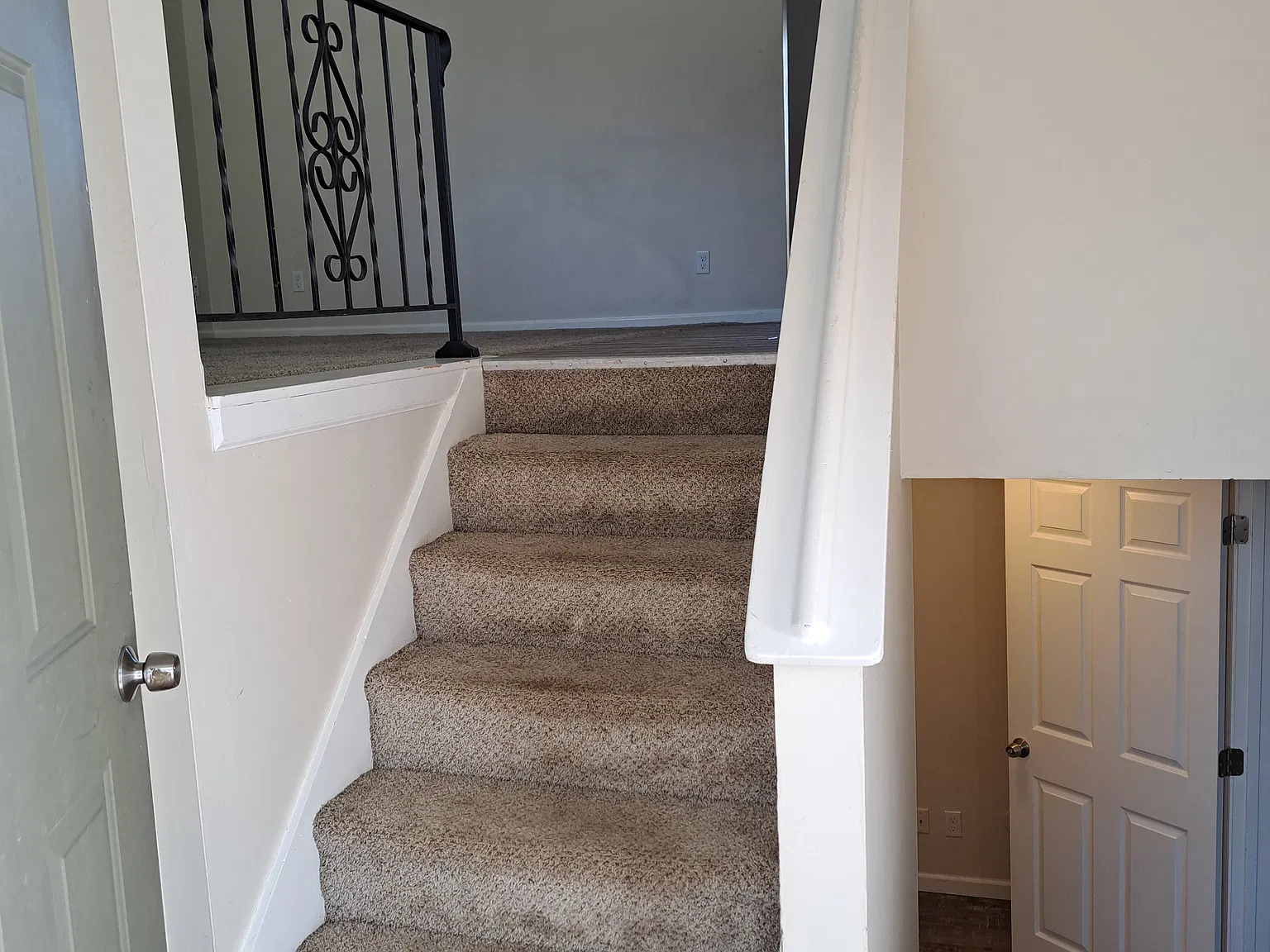 3 bed, 1100 sqft, $1,800 — Photo 3