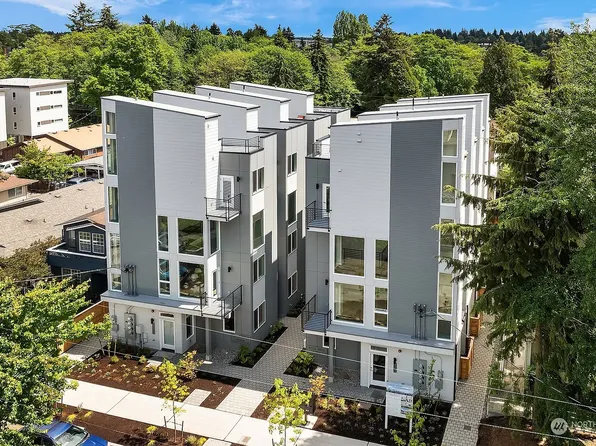 9524B Interlake Ave N, Seattle, WA 98103