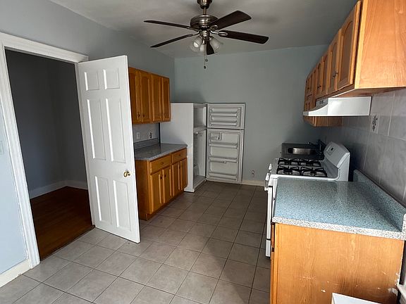 3rd image of 923 73rd St #C3