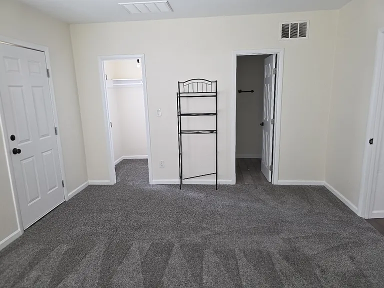 143 S Olive — Photo 7