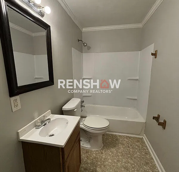 502 E Dison Ave — Photo 8