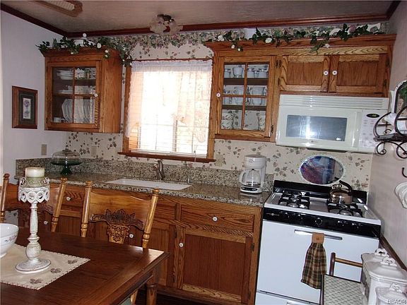 2nd image of 639 Cedar Ln