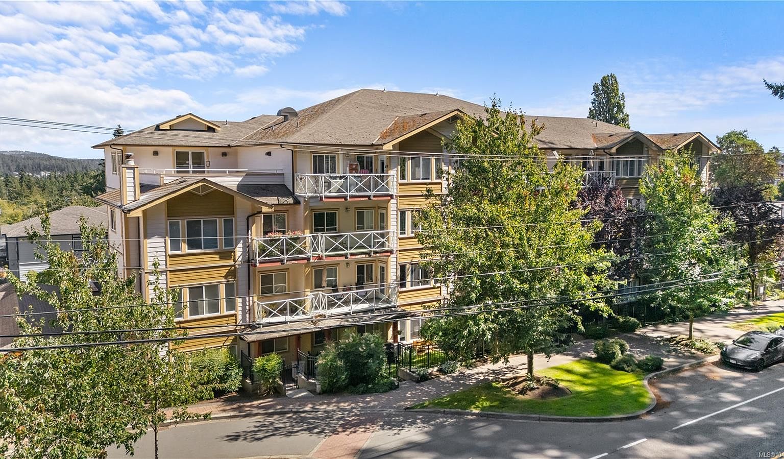 360 Goldstream Ave #202 — Royal Colwood Golf Club