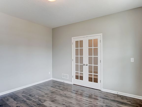 5th image of 704 Salisbury St