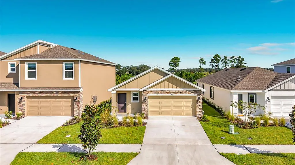3 bed, 2.0 bath, 1560 sqft, $2,300 — Photo 4
