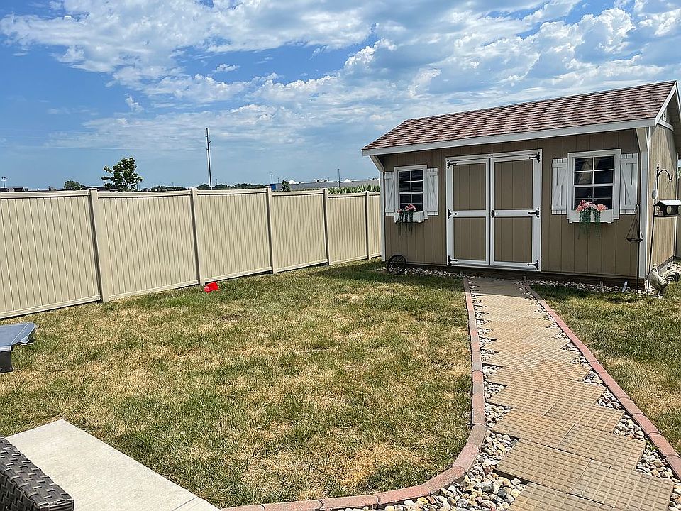 Rear Fence & Storage