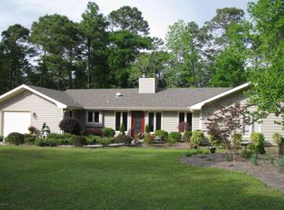 205 Holly Ln, Morehead City, NC 28557