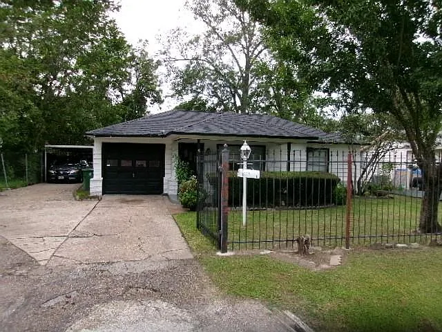 3 bed, 2.0 bath, 1262 sqft, $2,100 — Photo 4
