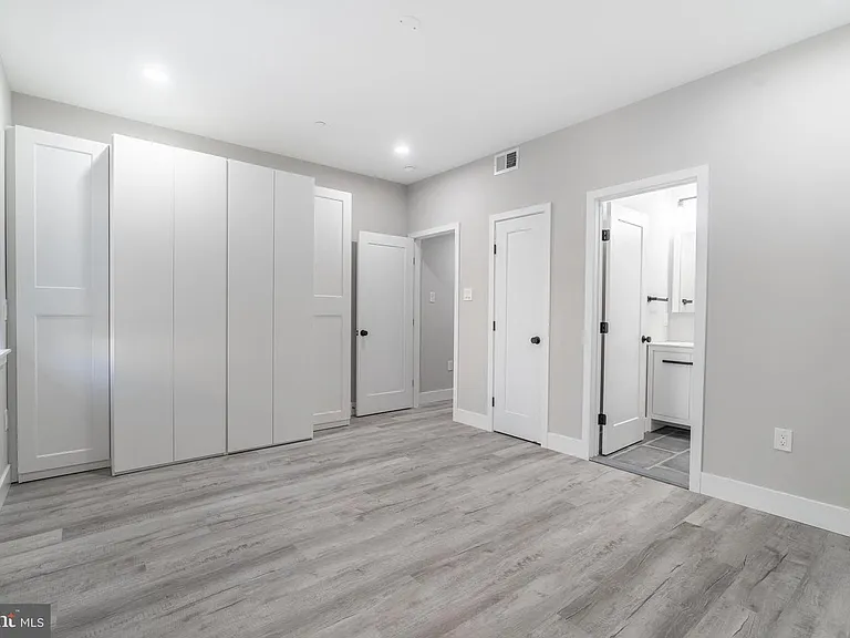 1715 Montrose St #2 — Photo 6