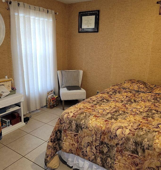 1st image of 466 Holyoke Lane