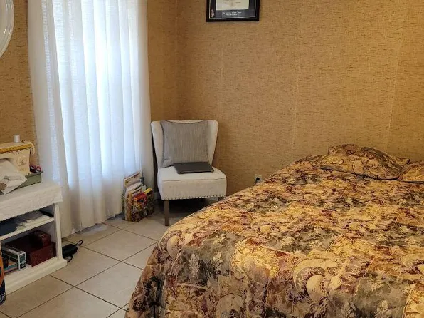 466 Holyoke Lane, Lake Worth, FL 33467