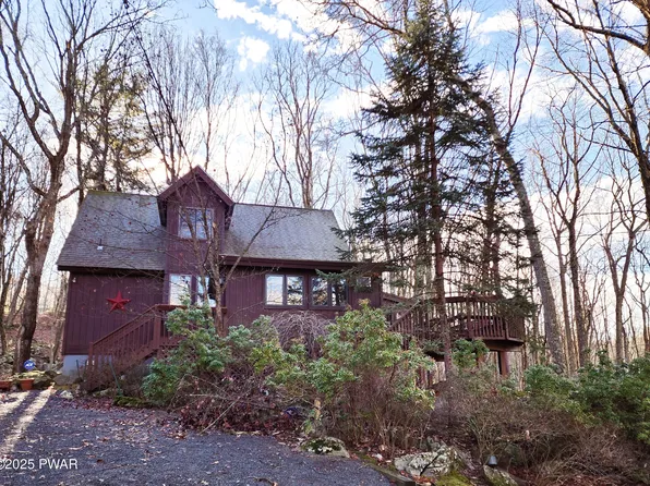 105 Hickory Dr, Hawley, PA 18428