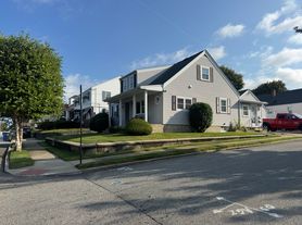 333 Princess Ave, Cranston, RI